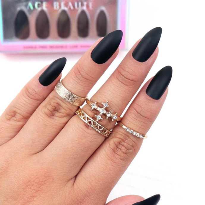 Ace Beaute - Black Swan Luxe Manicure