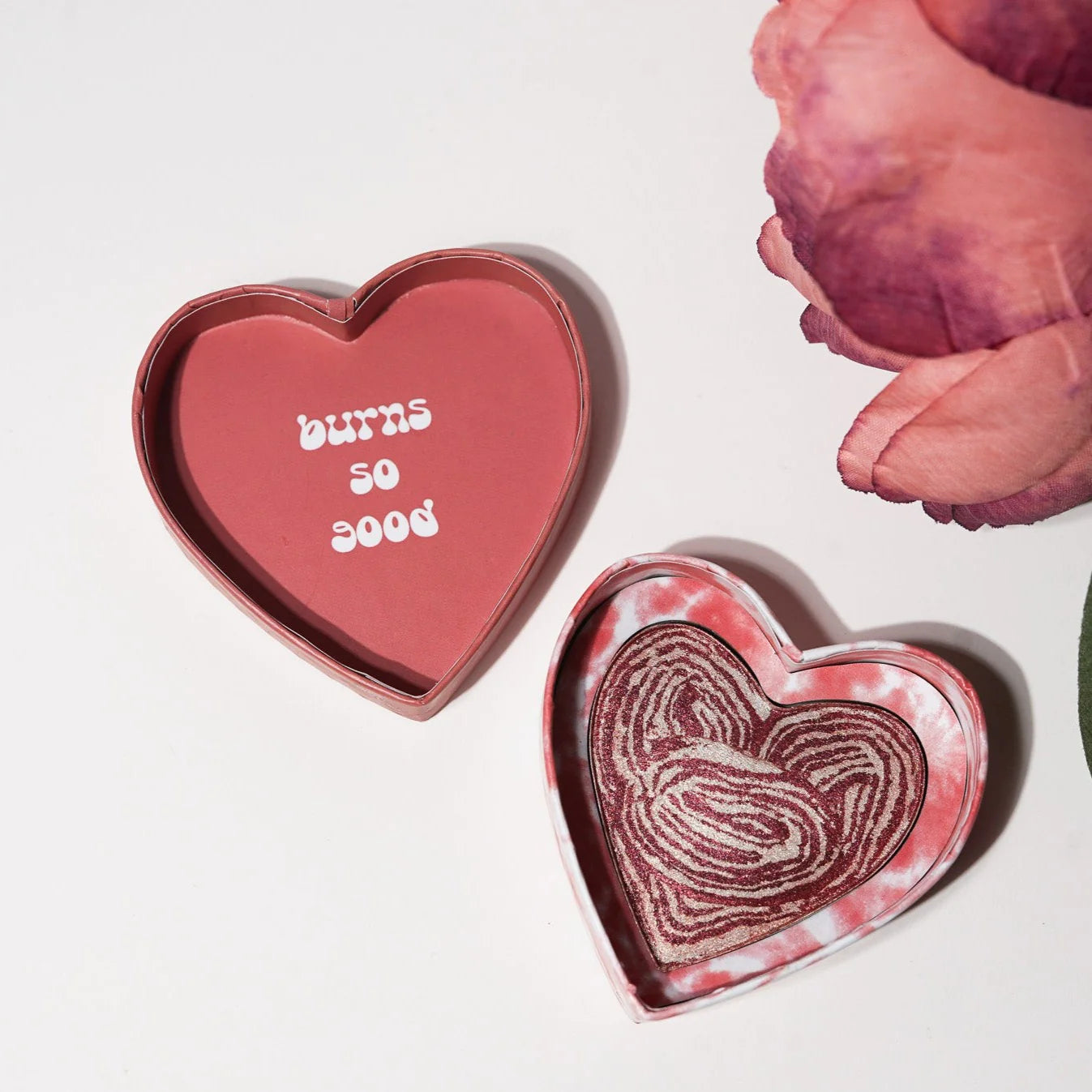 Kara Beauty - Dye For You Illuminating Powder Feverlust