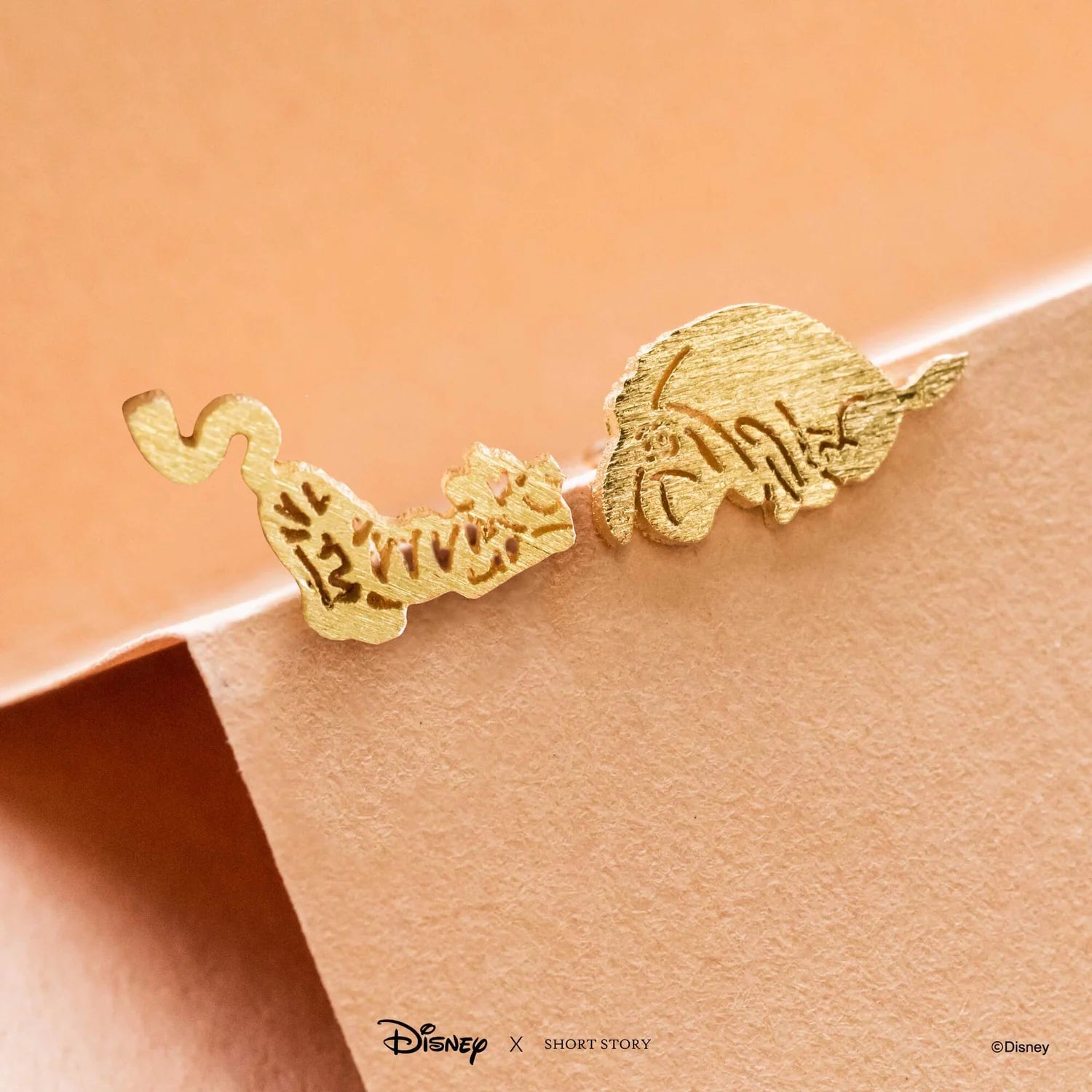 Short Story - Disney Winnie The Pooh Earring Tigger and Eeyore Gold