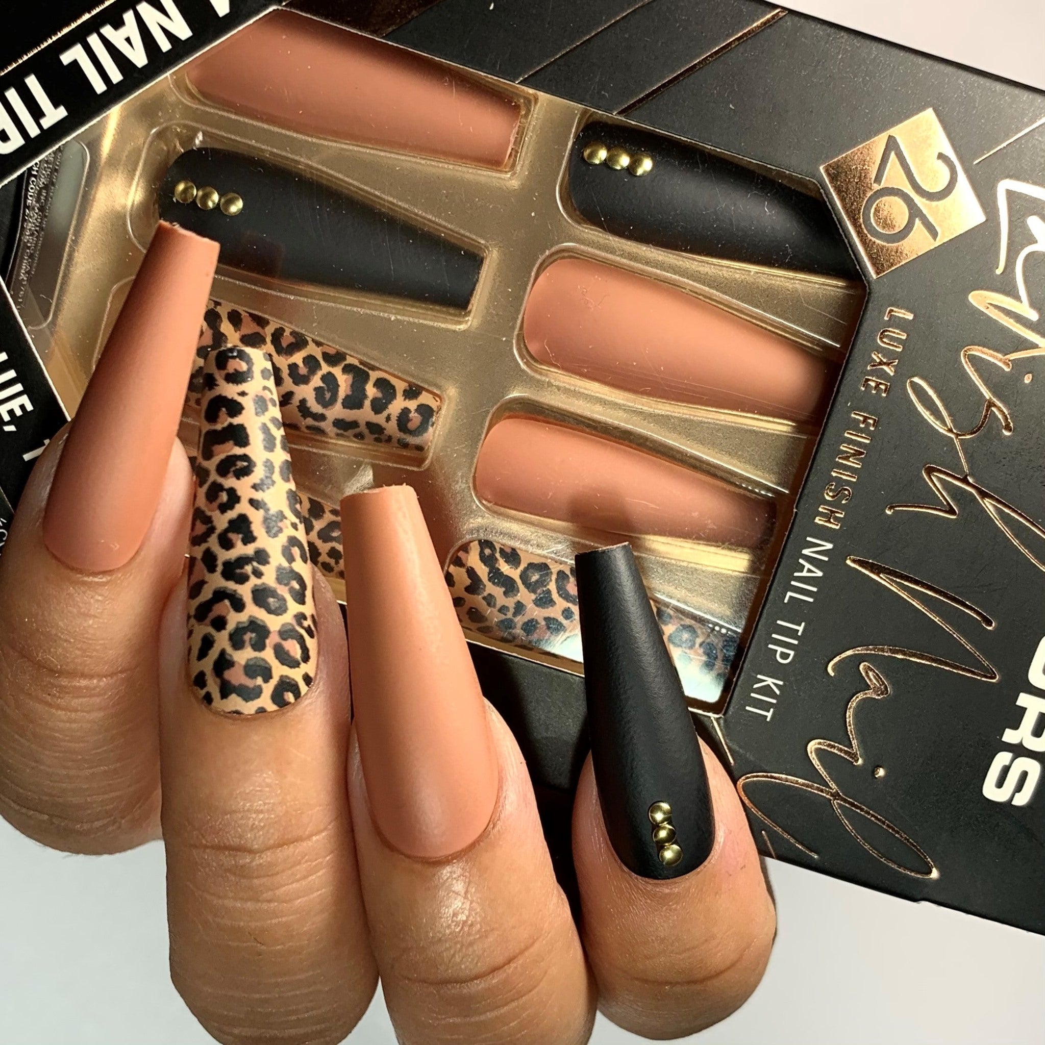 L.A. Colors - Lavish Nails Wild Rush