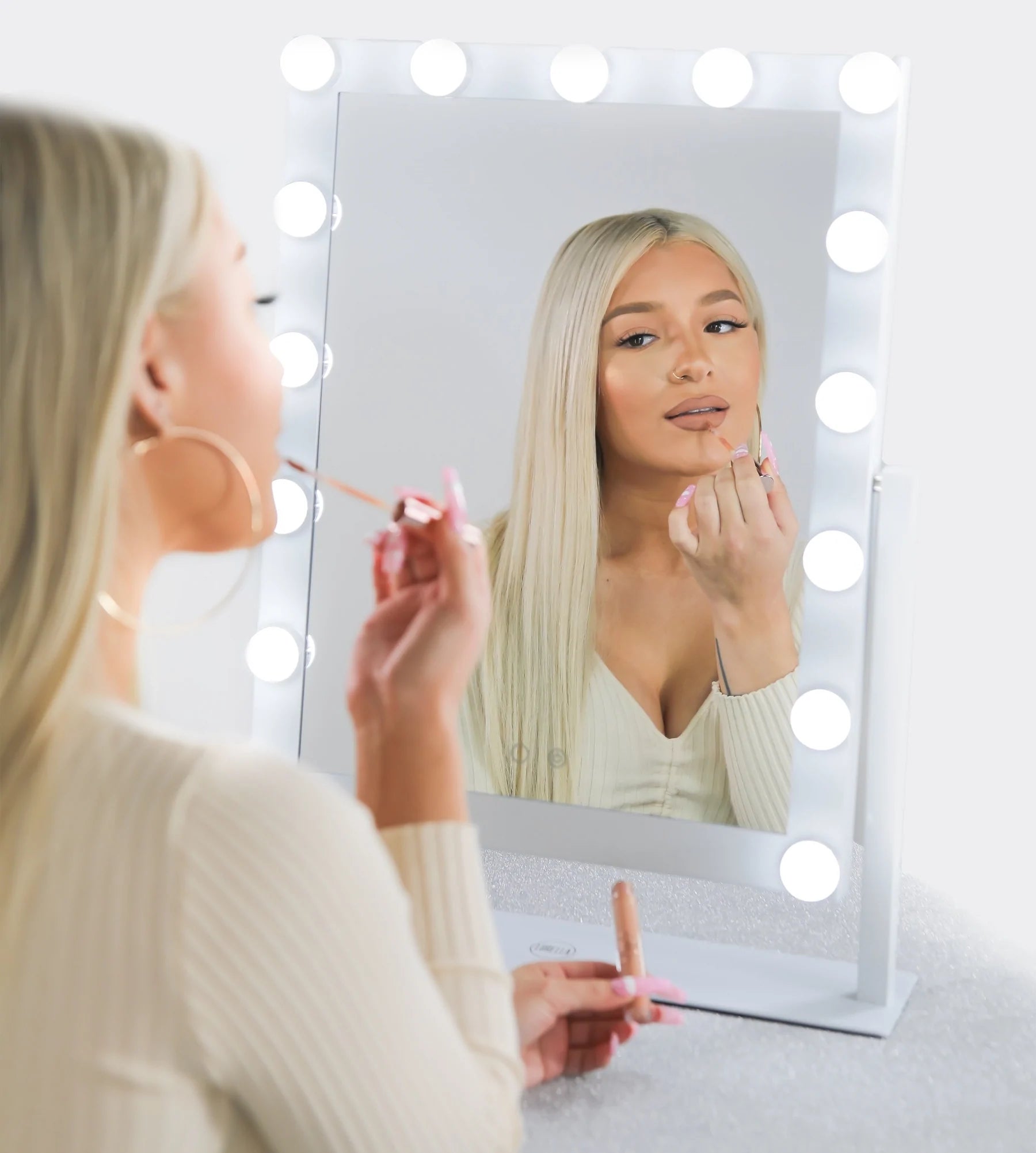 Lurella Cosmetics - 15 Bulb Vanity Mirror White