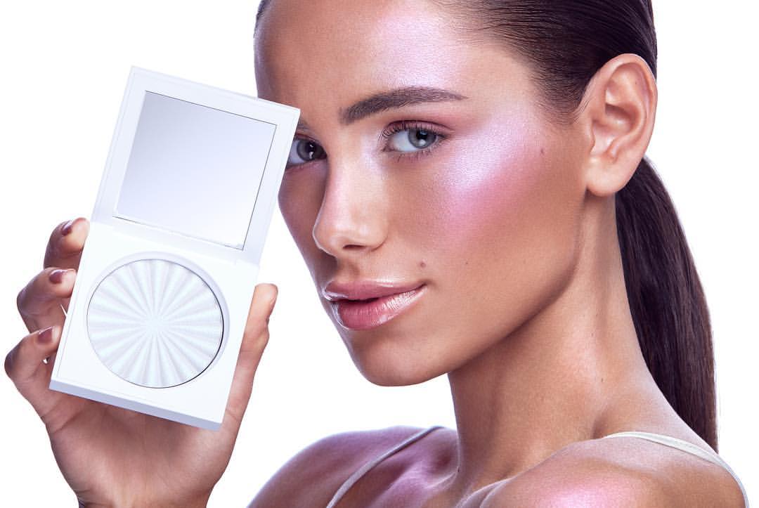 Ofra Cosmetics - Cloud 9 Highlighter by Nikkie Tutorials