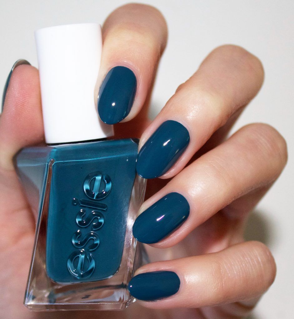 Essie - Gel Couture Off Duty Style