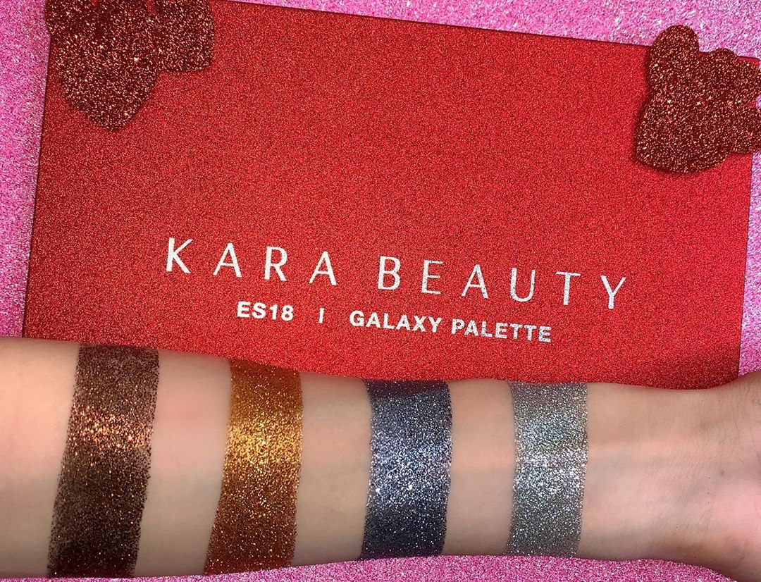 Kara Beauty - ES18 Galaxy Glitter Eyeshadow Palette