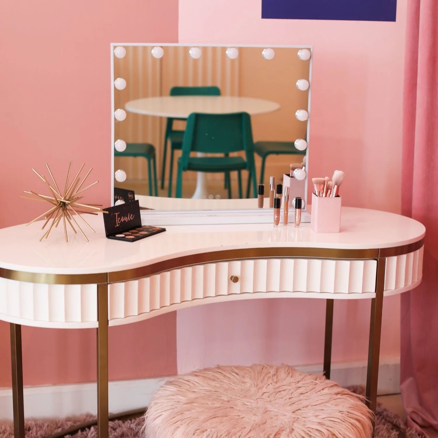 Lurella Cosmetics - 16 Bulb Vanity Mirror White