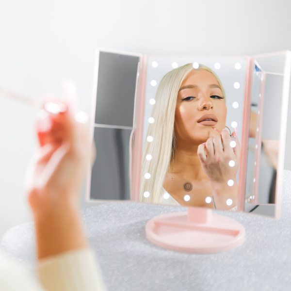 Lurella Cosmetics - LED Mirror Pink