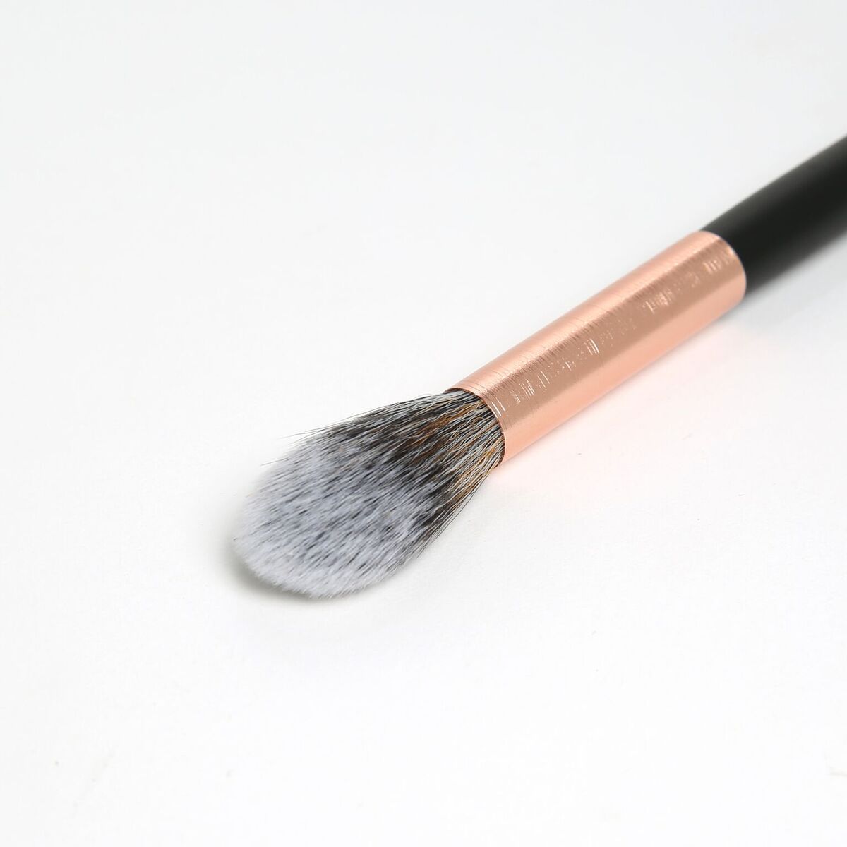 BeBella Cosmetics - Rose Gold Tapered Highlight Brush
