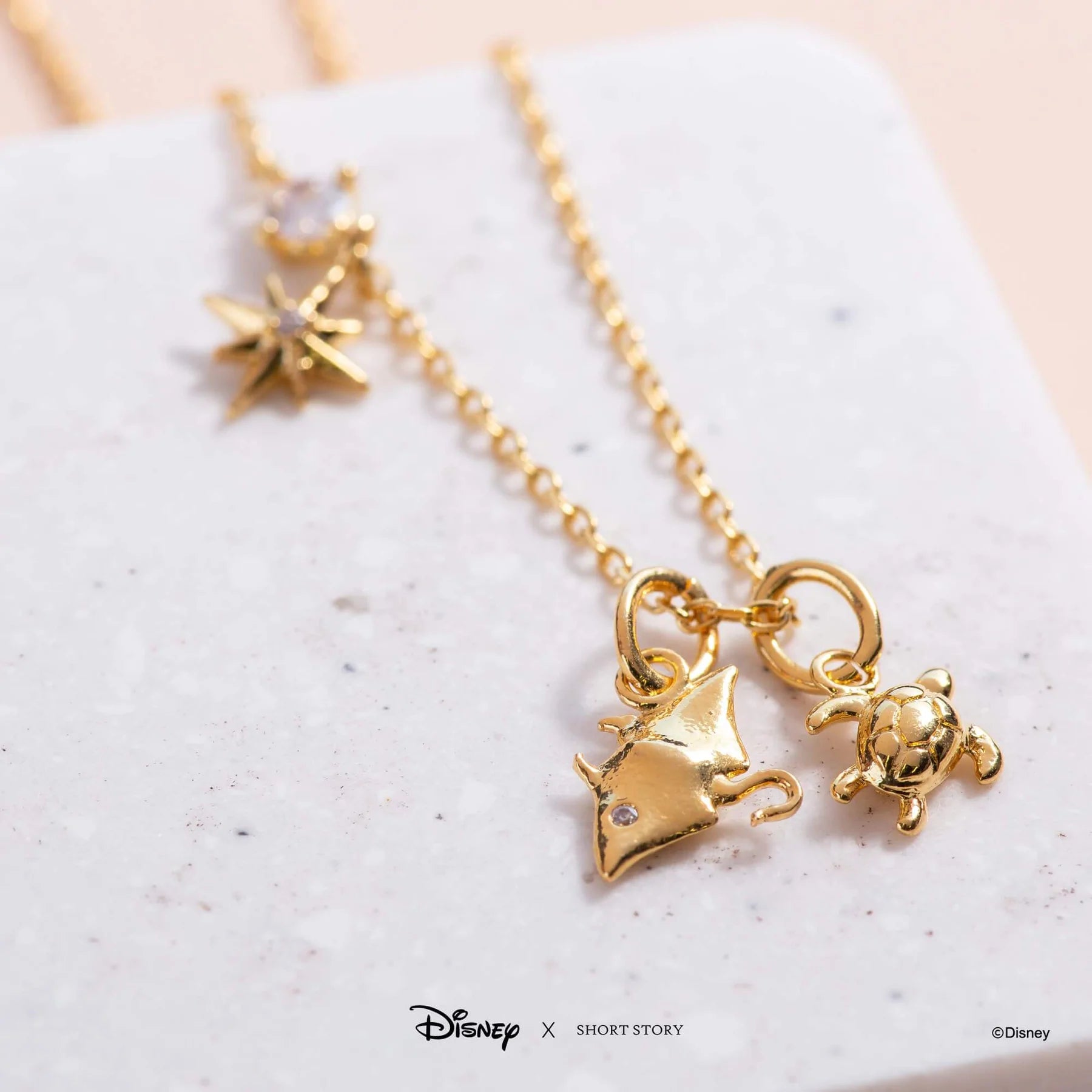 Short Story - Disney Necklace Moana Gold